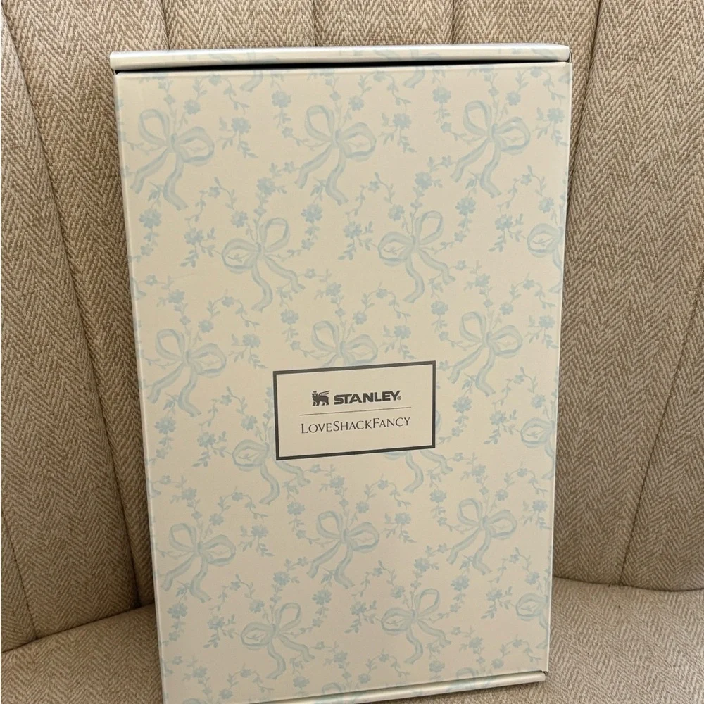 x LoveShackFancy Stanley Tumbler 40oz in Coquette Bow Winter Ice - Picture 4 of 5